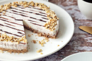 Gâteau au fromage blanc, chocolat, vanille et noisettes