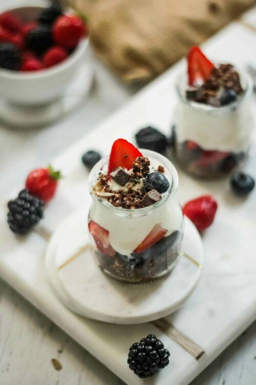 Parfait au chocolat et aux fruits