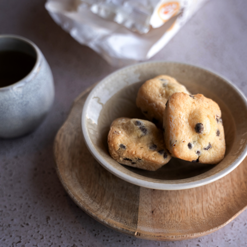 Mini-cakes met stukjes Chocolade